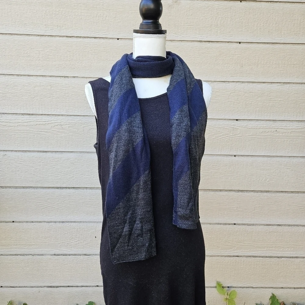MICHAEL Michael Kors gray and navy scarf with MK logo